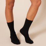 Amazon Essentials Women's Crew Socks - Black 6-Pack