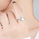 Elegant 18K Gold and Silver Women's Engagement Ring Set