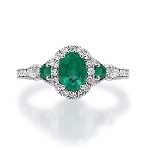 Elegant 14K White Gold Emerald Diamond Engagement Ring