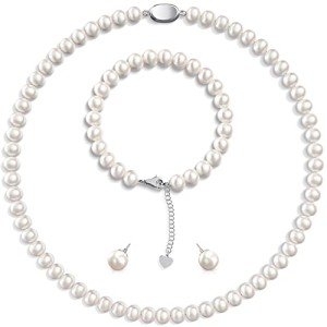 Elegant Freshwater Pearl Necklace and Earrings Set