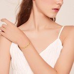 18K Gold Love Circle Bracelet for Her