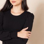 Amazon Essentials Women's Long-Sleeve Crewneck Smocked Cuff T-Shirt, Black, Medium
