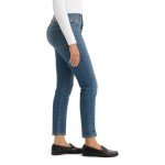 Levi's Women's Wedgie Straight Jeans, (New) Maximum Effort, 28