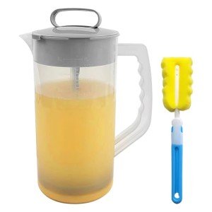 64oz Mixing Pitcher with Lid and Brush