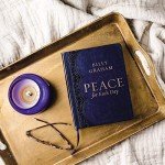 Daily Devotions: Peace for Each Day, Large Print