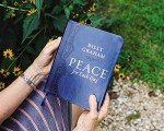 Daily Devotions: Peace for Each Day, Large Print