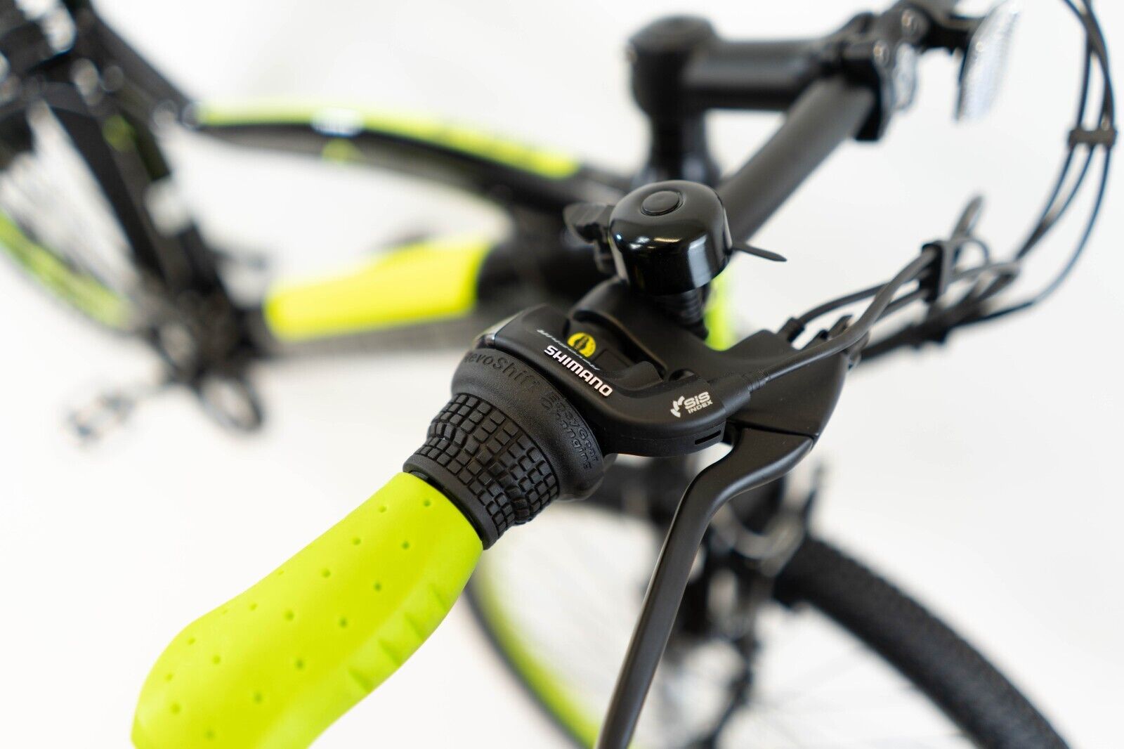 Hunter e-MTB: Powerful Electric Mountain Bike, Integrated Lithium