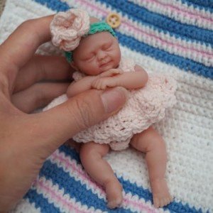 Adorable 4.5" Girl Silicone Reborn Doll