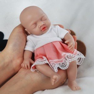 7" Mini Reborn Doll – Lifelike Silicone Baby Toy