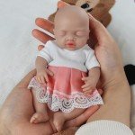 7" Mini Reborn Doll – Lifelike Silicone Baby Toy