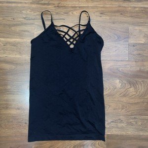 Strappy Scoop Neck Tank Top in Black