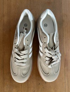 Womens Walking Athletic Fashion Sneakers / Shoes, Beige Tan NEW, Size 40, Size 9