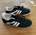 Womens Walking Athletic Fashion Sneakers / Shoes, Black, NEW, Size 40, Size 9