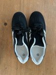 Womens Walking Athletic Fashion Sneakers / Shoes, Black, NEW, Size 40, Size 9