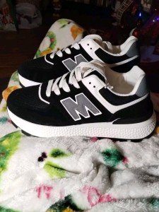 New Womens Super Cute Stylish Athletic Running Walking Sporty Shoes Black White