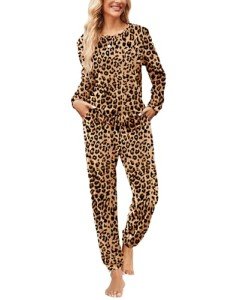 Ekouaer Women’s Velvet Leopard Pajama Set