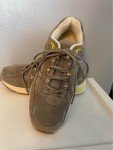 Vionic Women's Leather Walking Sneakers - Size 11