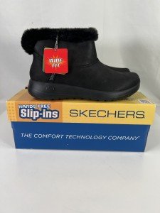 Skechers Women’s Black Cozy Dream Boots - 8.5 Wide