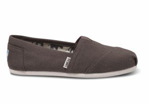 TOMS Women's Classic Canvas Alpargatas Shoes