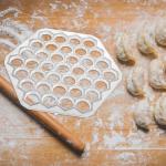 37-Hole Aluminum Dumpling and Ravioli Mold
