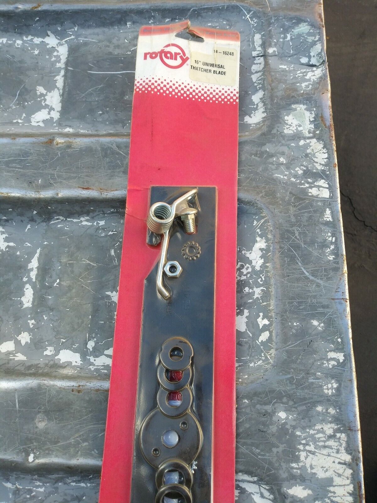 Universal 16x1 Rotary Thatcher Blade