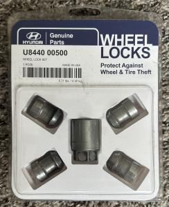 Hyundai OEM Wheel Locks Nut Set U8440 00500