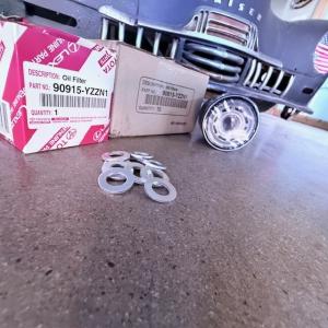 Toyota Genuine Parts Oil Filter 90915-YZZN1 Case