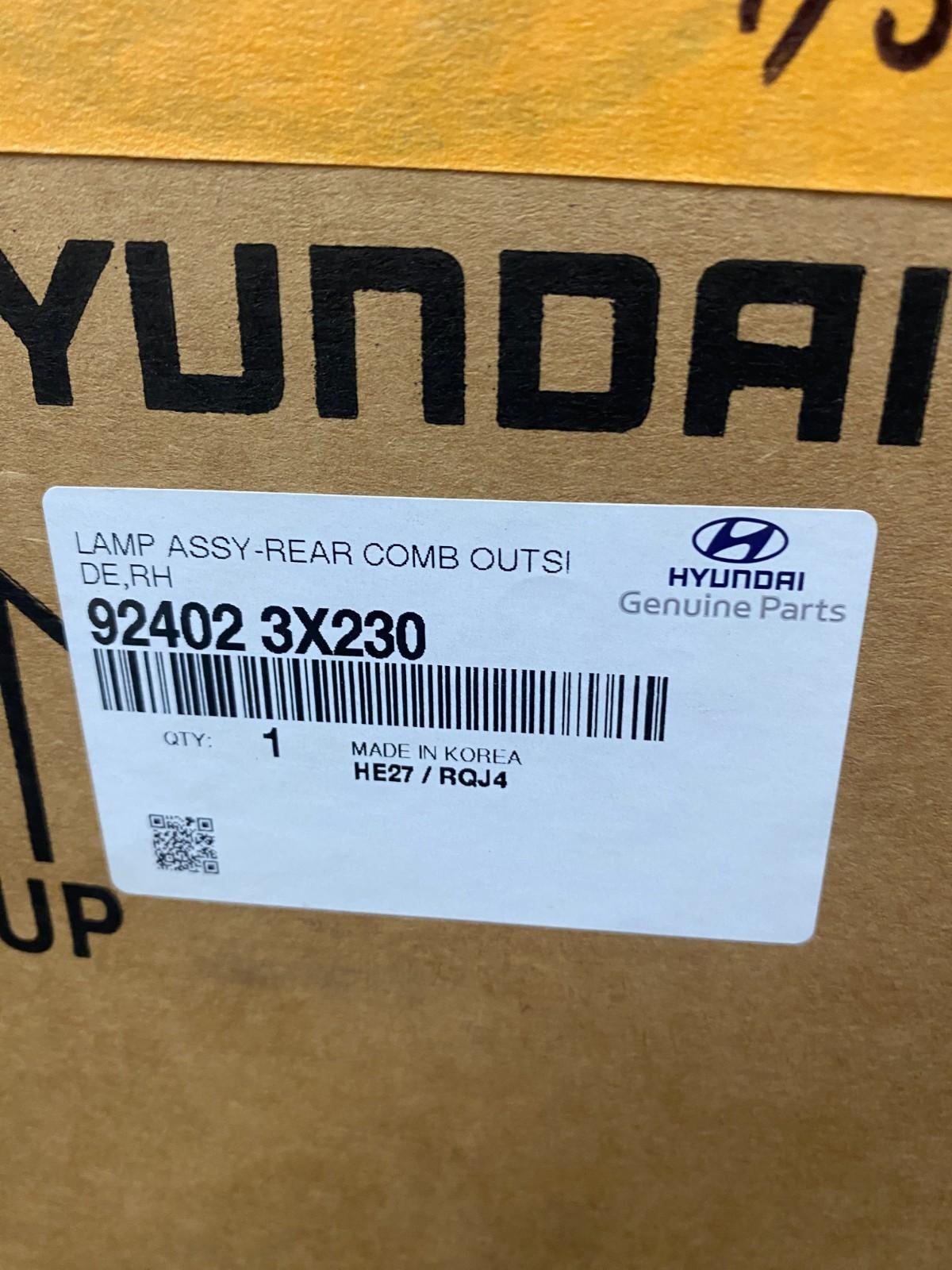 Hyundai OEM Rear Combination Lamp Assembly, Right