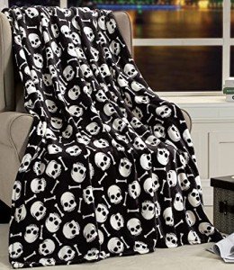 Cozy Skull & Bones Halloween Throw Blanket 50x60