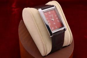 Vintage Seiko Slim Quartz Men's Red Dial Watch