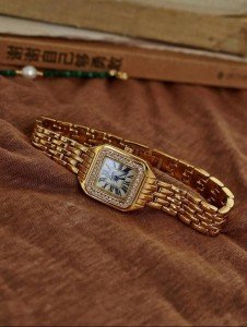Vintage Gold Plated White Roman Dial Women's Watch