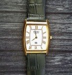 Classic Men's Vintage Gold & Black Tank Watch