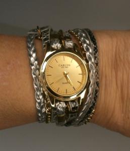Carude Elegant Ladies Wrap Around Vintage Watch