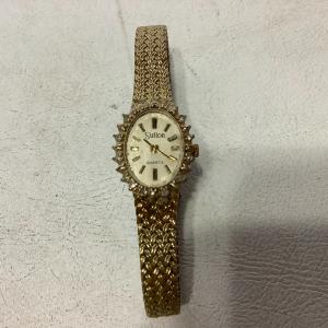 Ladies Vintage Sutton Cocktail Watch with Battery Needed