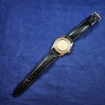 Vintage Gold-Tone Mechanical Watch with Date