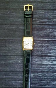 Vintage Men's Seiko Tank Barrel Gold Watch