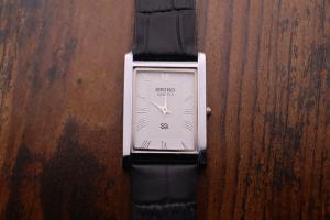 Vintage Seiko Men's Quartz Slim Dress Watch
