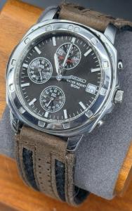 Vintage Seiko Men's Chronograph Watch V657-9010