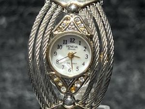 1970s Women's Geneva Vintage Fashion Watch