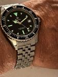 Zodiac Red Dot Vintage Quartz Dive Watch