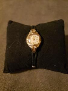 Helsbros Ladies Gold Vintage Cocktail Watch