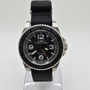 Vintage-Inspired 40mm Automatic Pilot/Field Watch