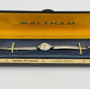 Vintage Waltham 17 Jewel Teardrop Cocktail Watch