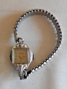 Geneva 17 Jewel Mechanical Cocktail Watch