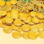 Joyin 100 Plastic Gold Coins for Mardi Gras