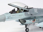 Lockheed Martin F-16CJ Plastic Model Airplane Kit