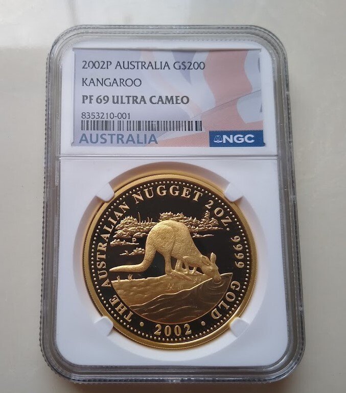 2002 Australia $200 2oz Gold Kangaroo Coin
