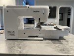 Brother SE1900 Embroidery Machine with Extra Accessories