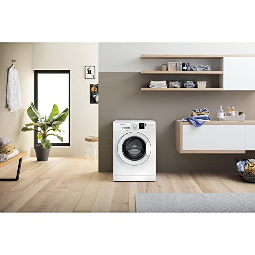 White Hotpoint 7kg Freestanding Washing Machine