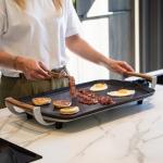 Boska Electric Griddle Pro – PFAS-Free Ceramic Nonstick Surface – Adjustable Heat up to 420°F – Grease Drain Spout – Oak Wood Handles – Black